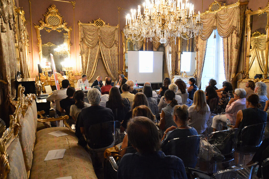 La storia di vita tra famiglia, architettura e design di Afra Bianchin Scarpa protagonista a “I Dialoghi di Trani”